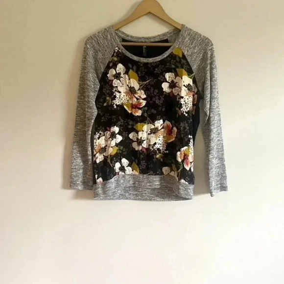 Kut From the Kloth Floral Mixed Material Top - Picture 3 of 14